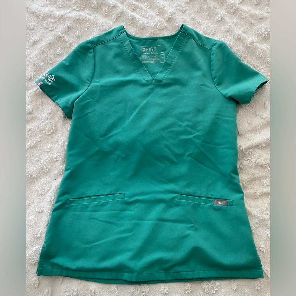 FIGS scrub top